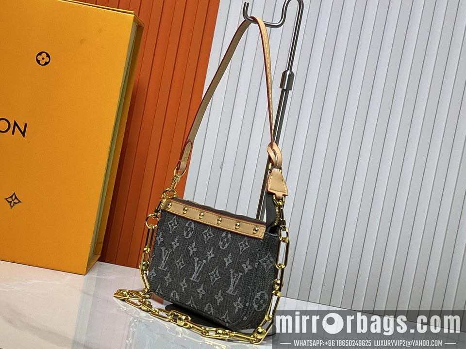 1:1 Replica Louis Vuitton Bags Pochette Acc M13404 22x13x4cm ss3