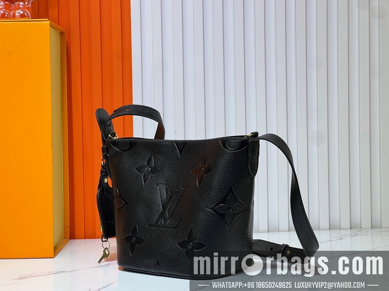 1:1 Replica Louis Vuitton Bags ALL In M12925 16x12x18cm ss2