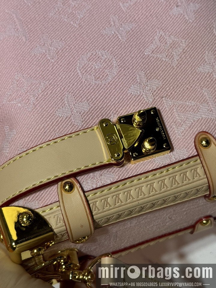 1:1 Replica Louis Vuitton Bags Side trunk M46358 21x14x6cm ss1.