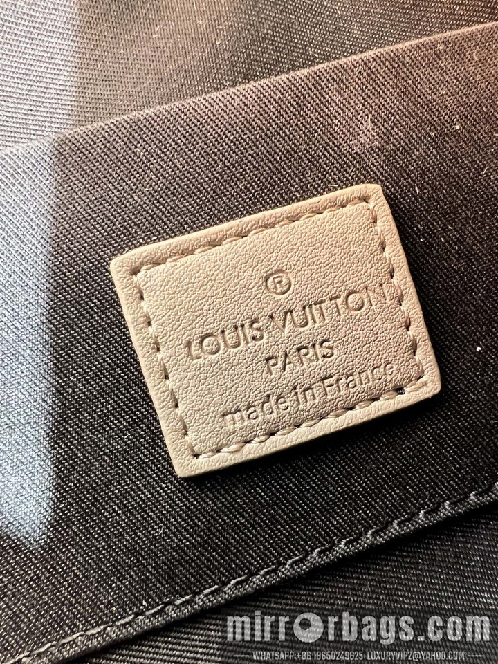 1:1 Replica Louis Vuitton Bags Pulse M14116 16x5x22.5cm ss