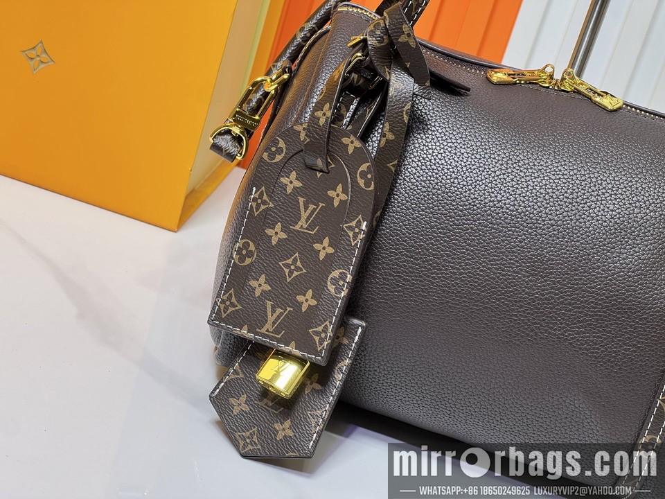1:1 Replica Louis Vuitton Bags M13667 25x15x18cm ss2