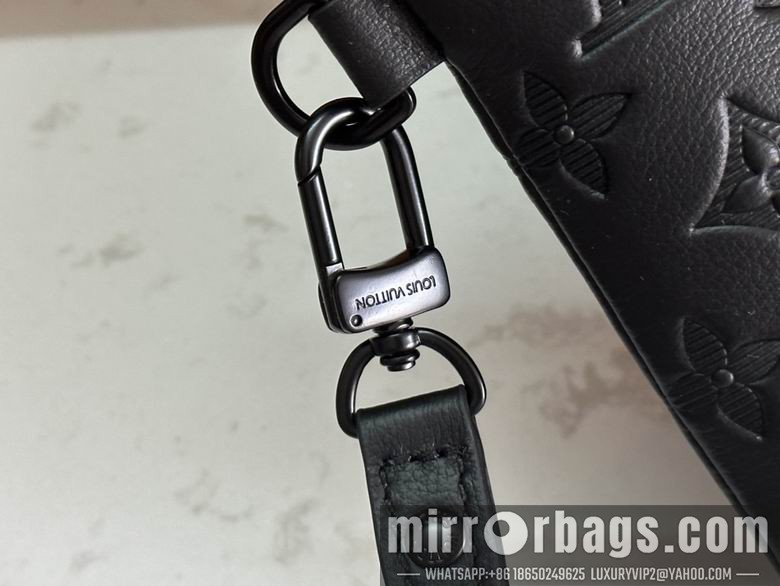 1:1 Replica Louis Vuitton Bags M81570 30X21.5X1cm WP