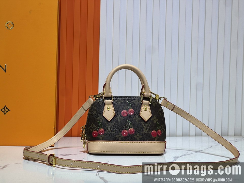 1:1 Replica Louis Vuitton Bags M82717 18x12x8cm ss3