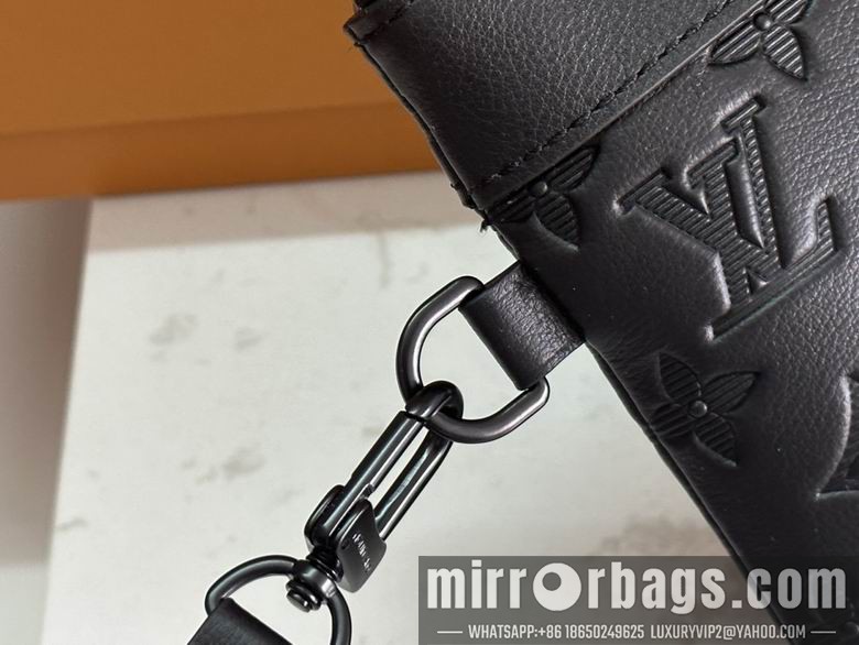 1:1 Replica Louis Vuitton Bags M81570 30X21.5X1cm WP