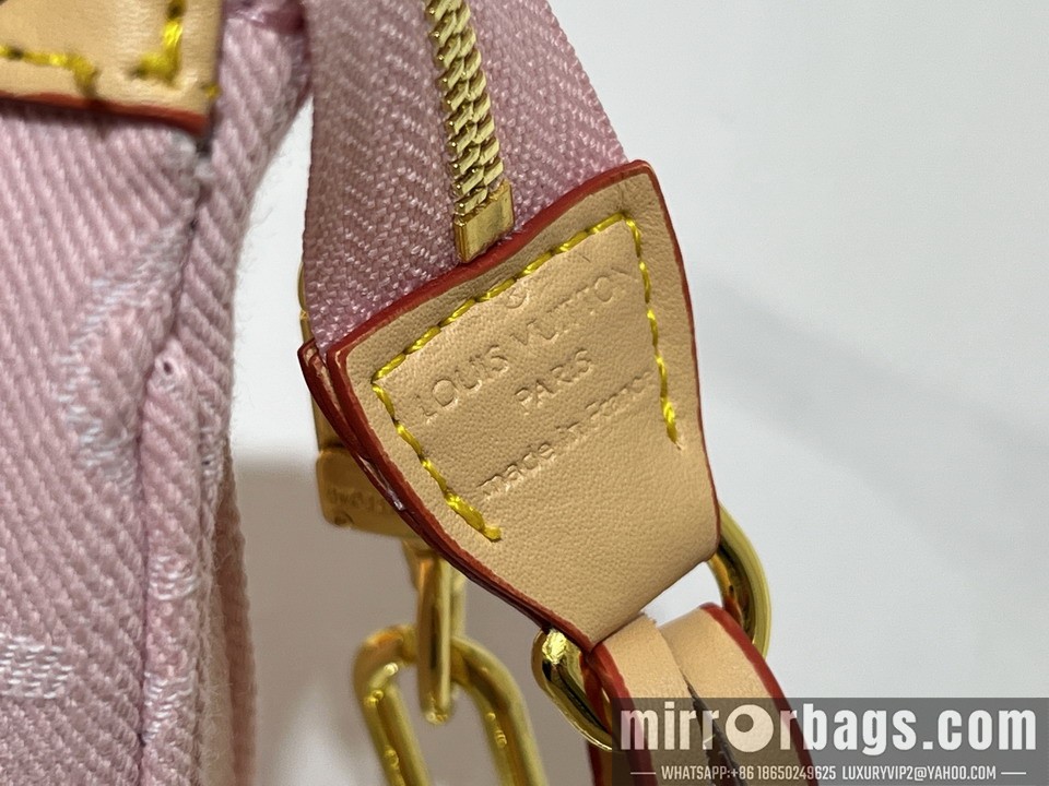 1:1 Replica Louis Vuitton Bags Pochette Acc M13404 22x13x4cm ss5