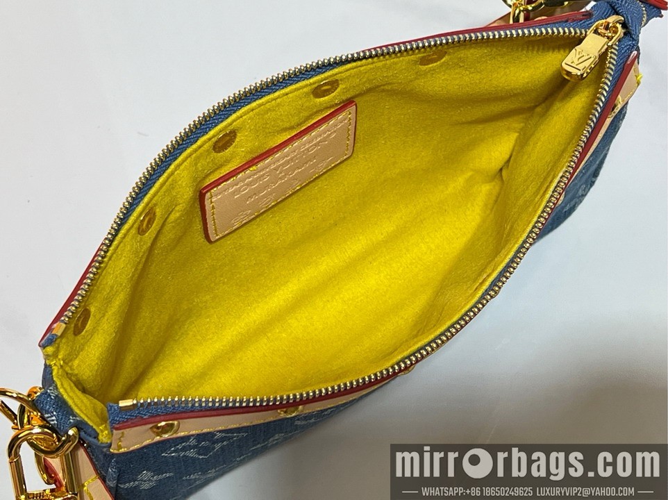 1:1 Replica Louis Vuitton Bags Pochette Acc M13404 22x13x4cm ss2