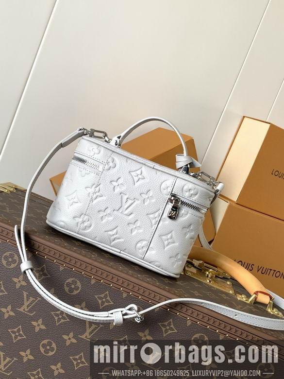 1:1 Replica Louis Vuitton Bags M13593 11.5X6.5X19cm WP