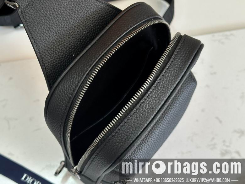 1:1 Replica Louis Vuitton Bags 93915 17X26X8cm WP 2colour