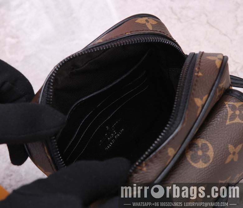 1:1 Replica Louis Vuitton Bags M69404 15X17X8cm WP