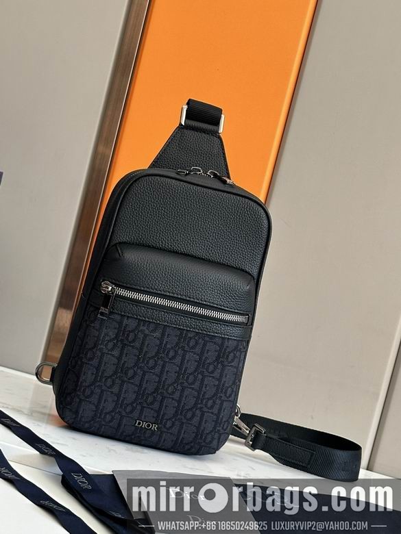 1:1 Replica Louis Vuitton Bags 93915 17X26X8cm WP 2colour