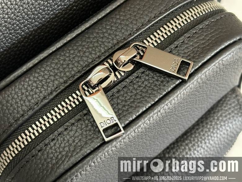1:1 Replica Louis Vuitton Bags 93915 17X26X8cm WP 2colour
