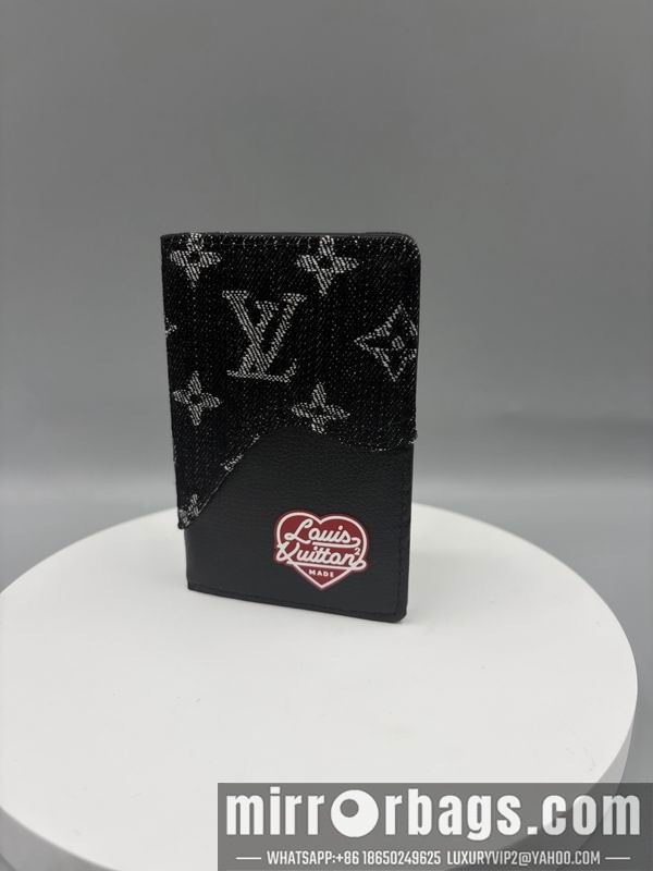 1:1 Replica Louis Vuitton Bags M81015 8x11x1cm ZC 2色