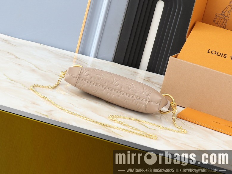 1:1 Replica Louis Vuitton Bags Sevres M12174 25x13x5cm ss3