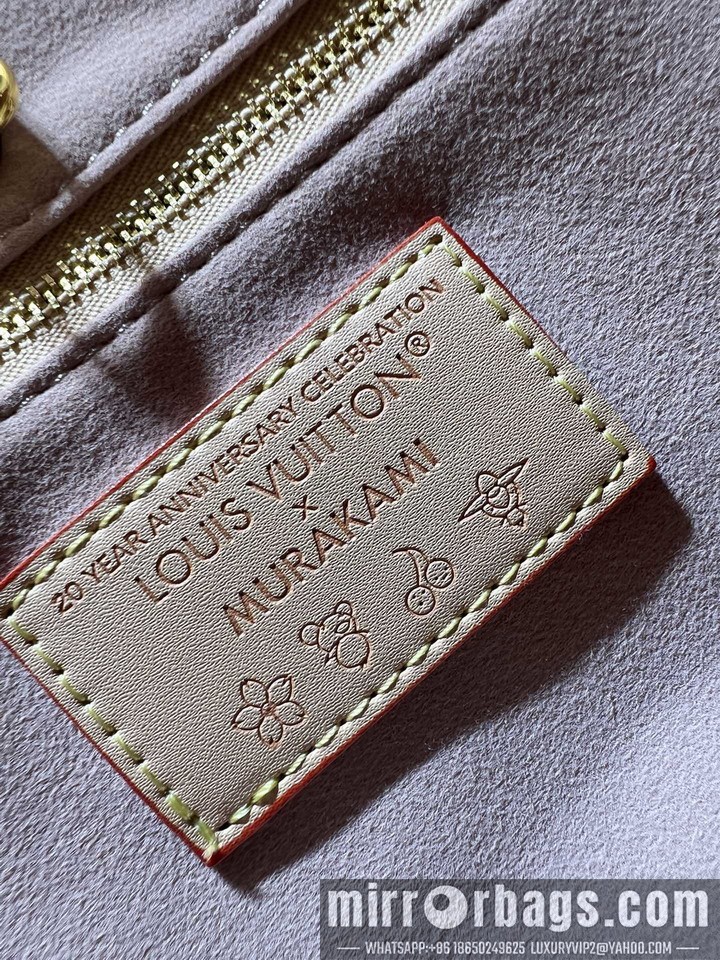 1:1 Replica Louis Vuitton Bags On M13079 25x11x19cm ss