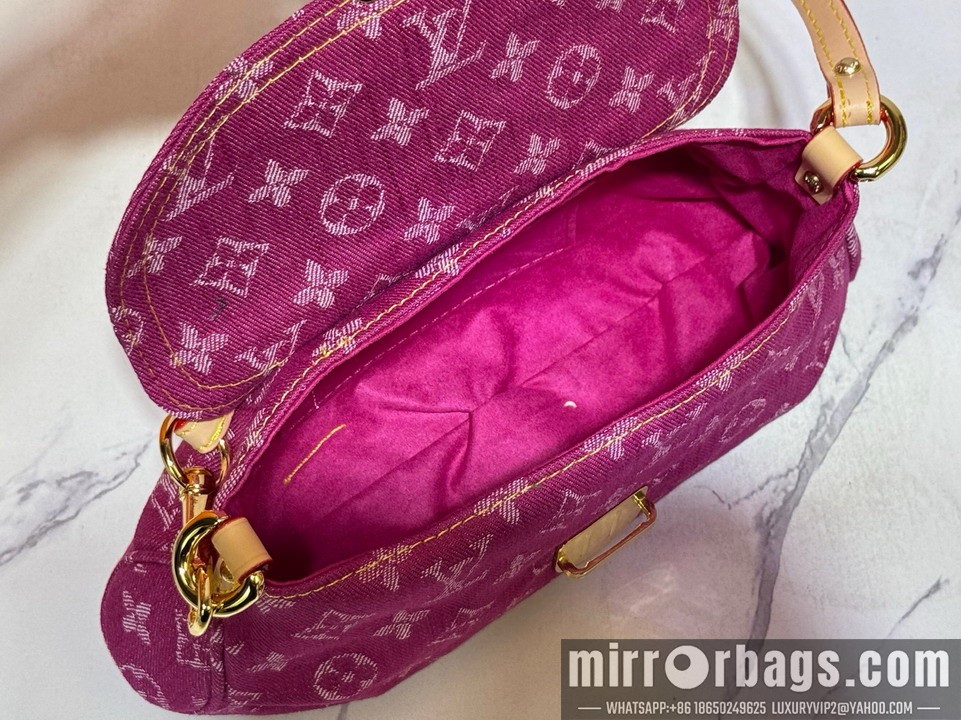 1:1 Replica Louis Vuitton Bags M44470 26x17x7cm ss