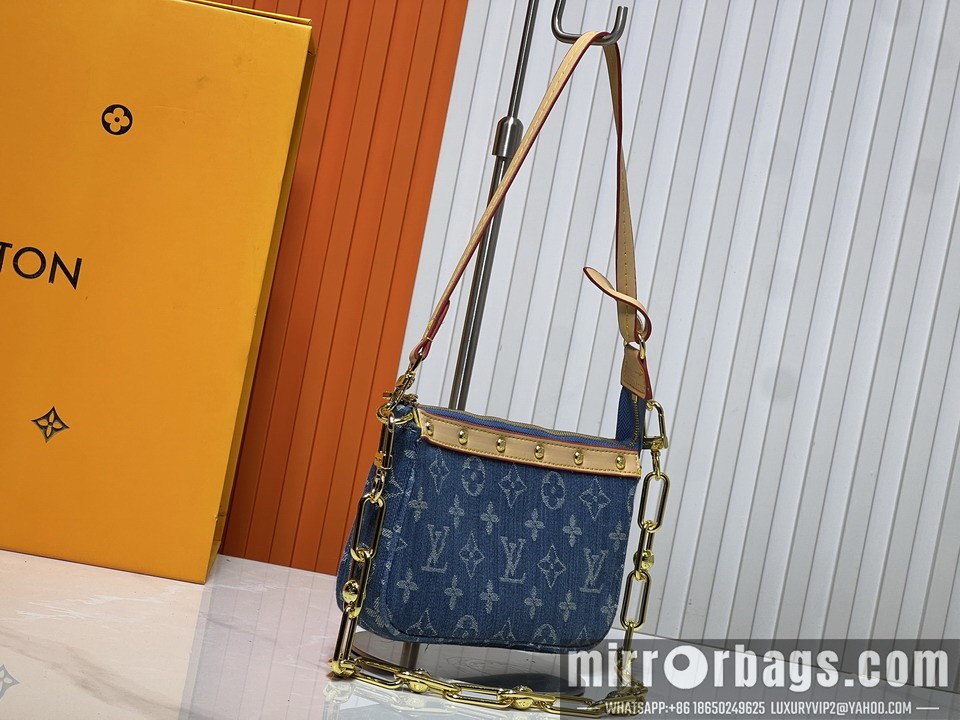 1:1 Replica Louis Vuitton Bags Pochette Acc M13404 22x13x4cm ss2