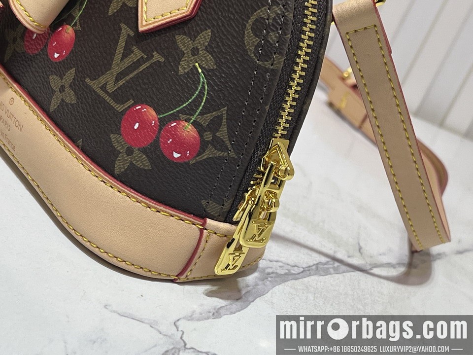 1:1 Replica Louis Vuitton Bags M82717 18x12x8cm ss3