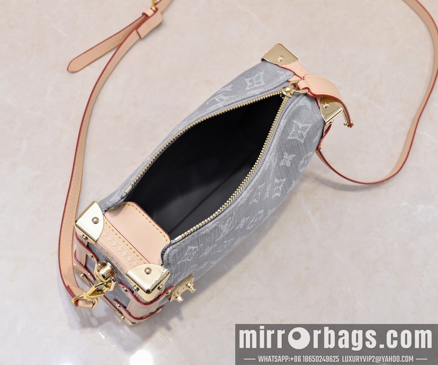 1:1 Replica Louis Vuitton Bags Side trunk M46358 21x14x6cm ss5