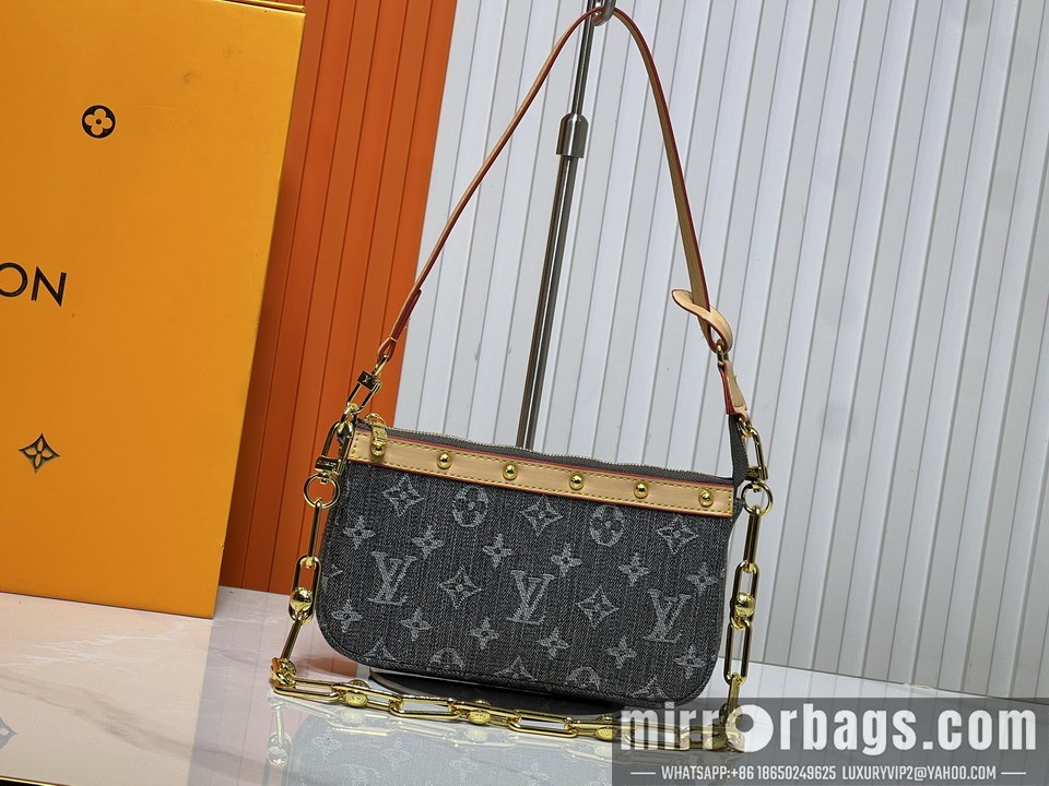 1:1 Replica Louis Vuitton Bags Pochette Acc M13404 22x13x4cm ss3