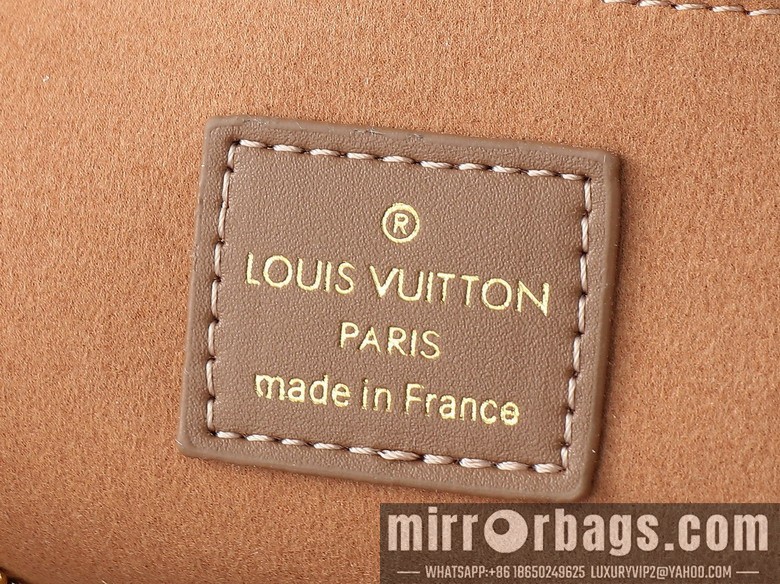1:1 Replica Louis Vuitton Bags Sevres M12174 25x13x5cm ss5