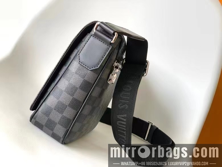 1:1 Replica Louis Vuitton Bags M46255 26X20X7cm WP 2colour