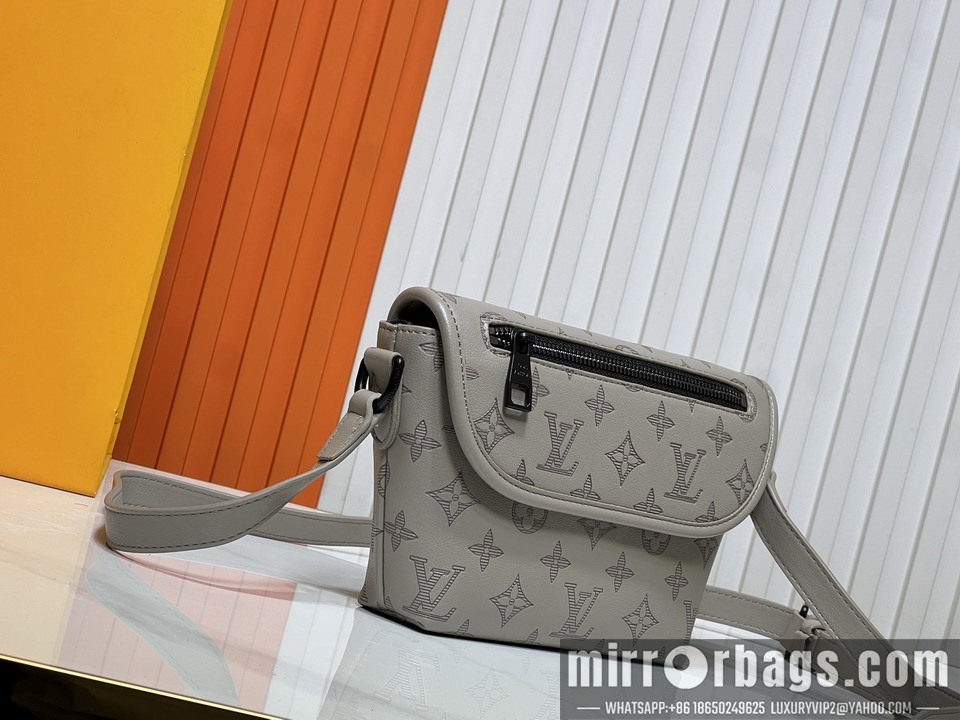 1:1 Replica Louis Vuitton Bags Pulse M14116 16x5x22.5cm ss