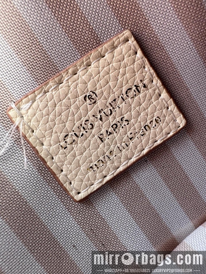 1:1 Replica Louis Vuitton Bags Diane M13642 19x10.5x6cm ss