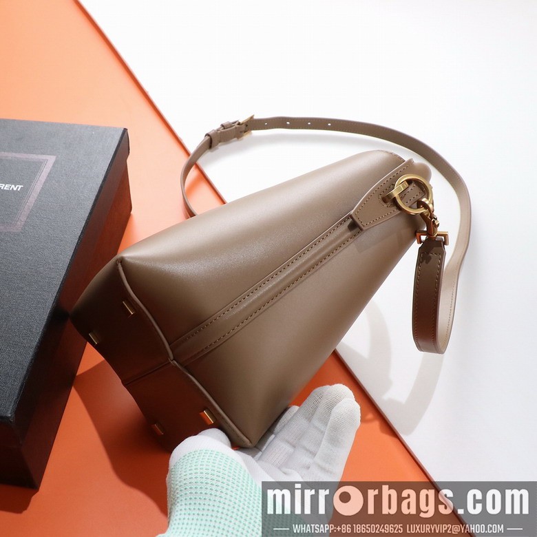 Replica YSL Bags YSL 749036 17x20x13cm 8D5