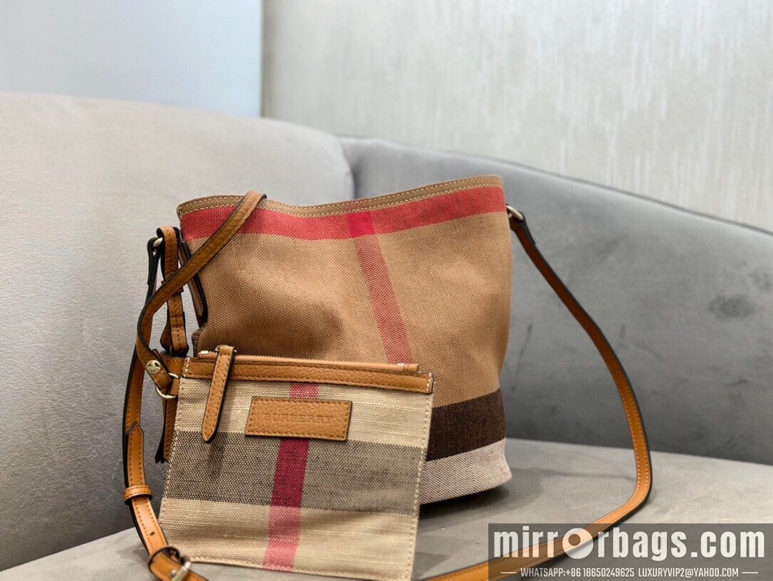 Burberry Bags 9361 24.5x17cm HQ