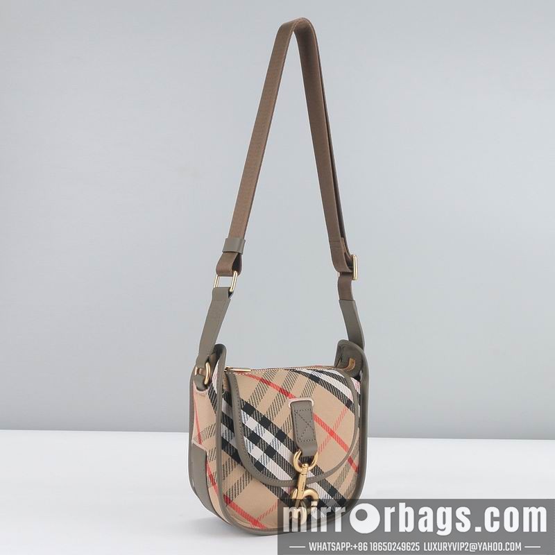 Burberry Bags 81196571 19x9x17.5cm HQ