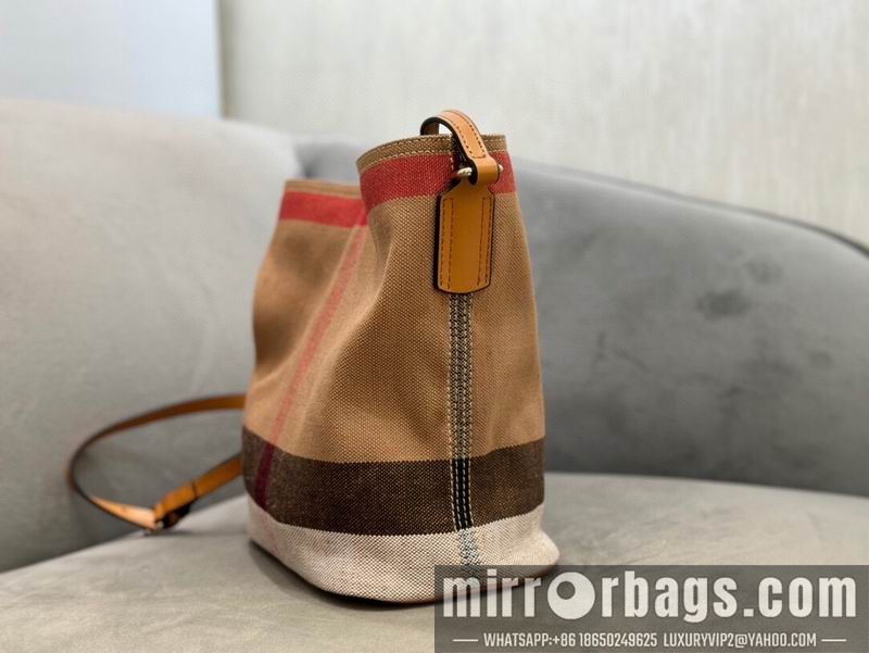 Burberry Bags 9361 24.5x17cm HQ