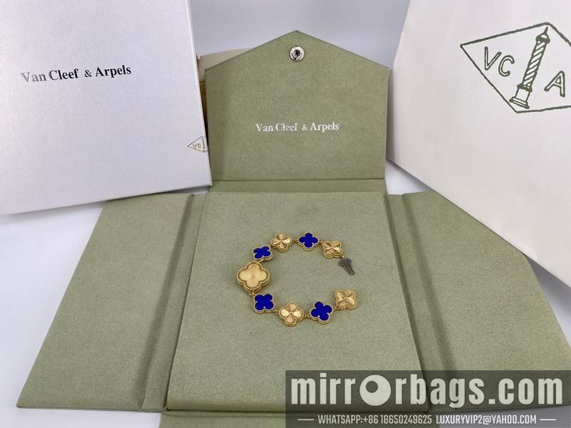 Replica Van cleef & Arpels 22.4mm 010502 Watch