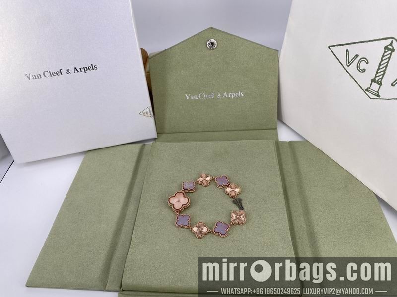 Replica Van cleef & Arpels 22.4mm 010502 Watch