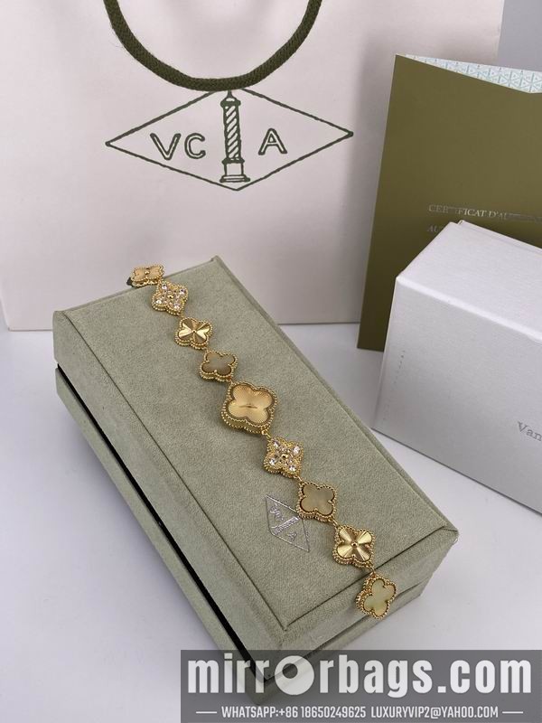 Replica Van cleef & Arpels 22.4mm 010502 Watch
