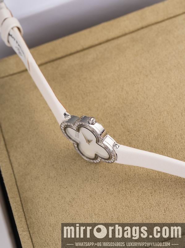 Replica Van Cleef & Arpels 29.7mm 080606 Watch