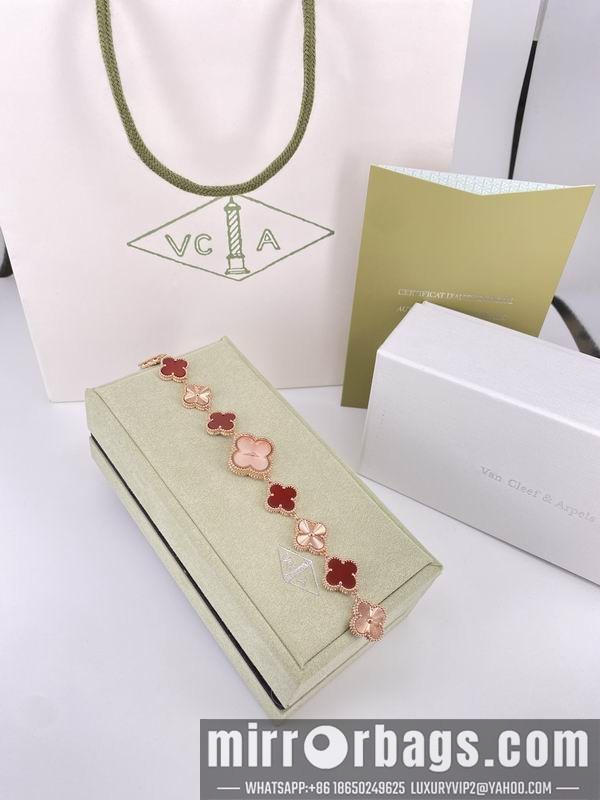 Replica Van cleef & Arpels 22.4mm 010502 Watch