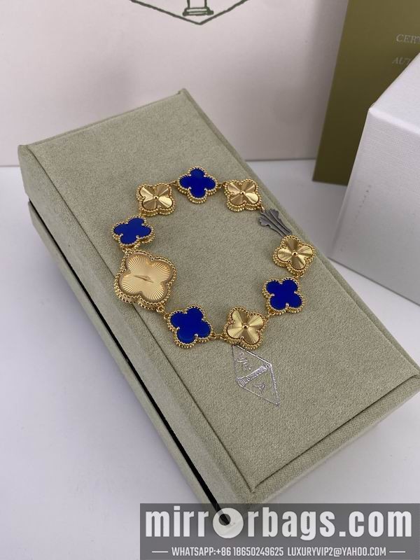 Replica Van cleef & Arpels 22.4mm 010502 Watch