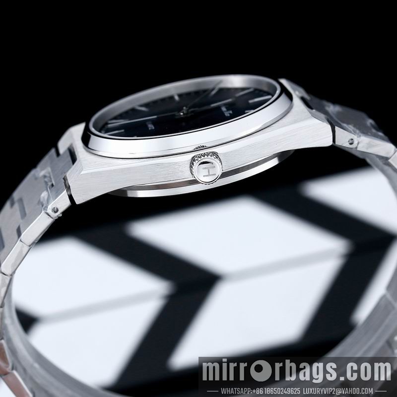 Replica Handsome Man 40mm 110906 Watch