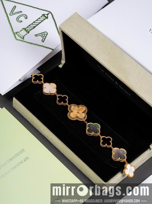 Replica Van Cleef & Arpels 27mm 080605 Watch