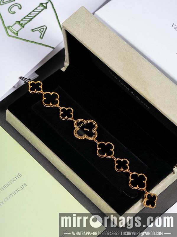 Replica Van Cleef & Arpels 27mm 080605 Watch