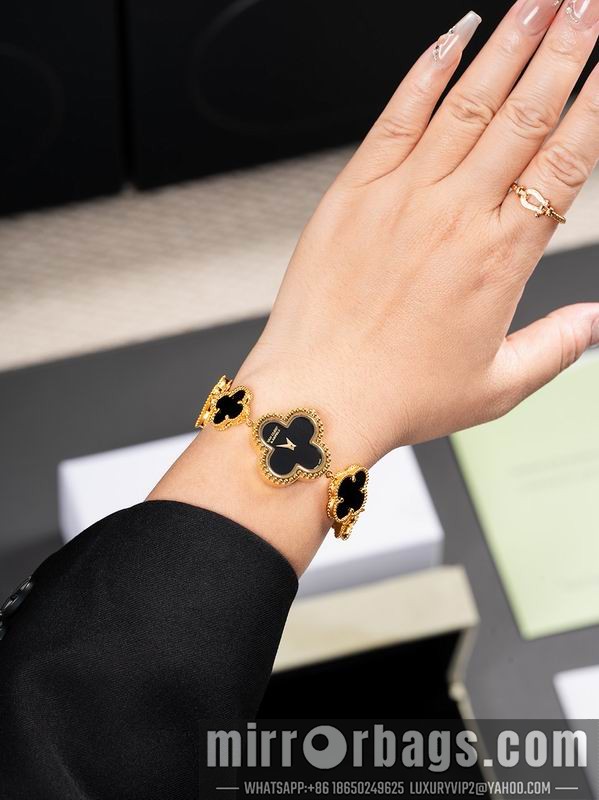 Replica Van Cleef & Arpels 27mm 080605 Watch