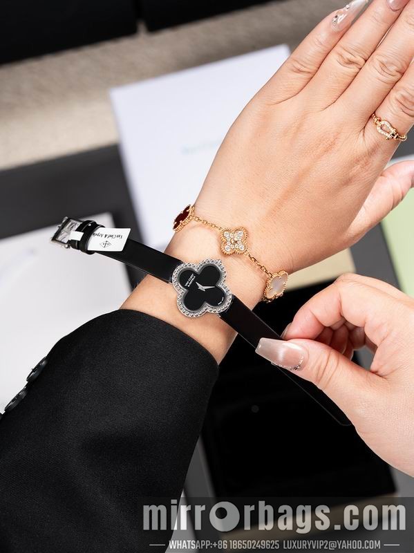 Replica Van Cleef & Arpels 29.7mm 080606 Watch