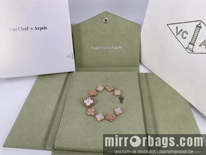 Replica Van cleef & Arpels 22.4mm 010502 Watch