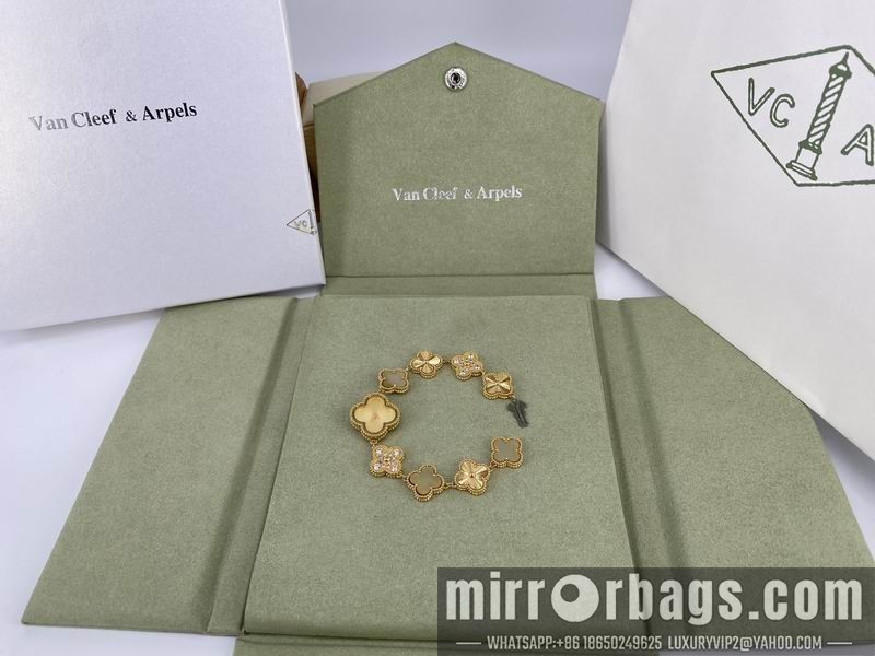 Replica Van cleef & Arpels 22.4mm 010502 Watch
