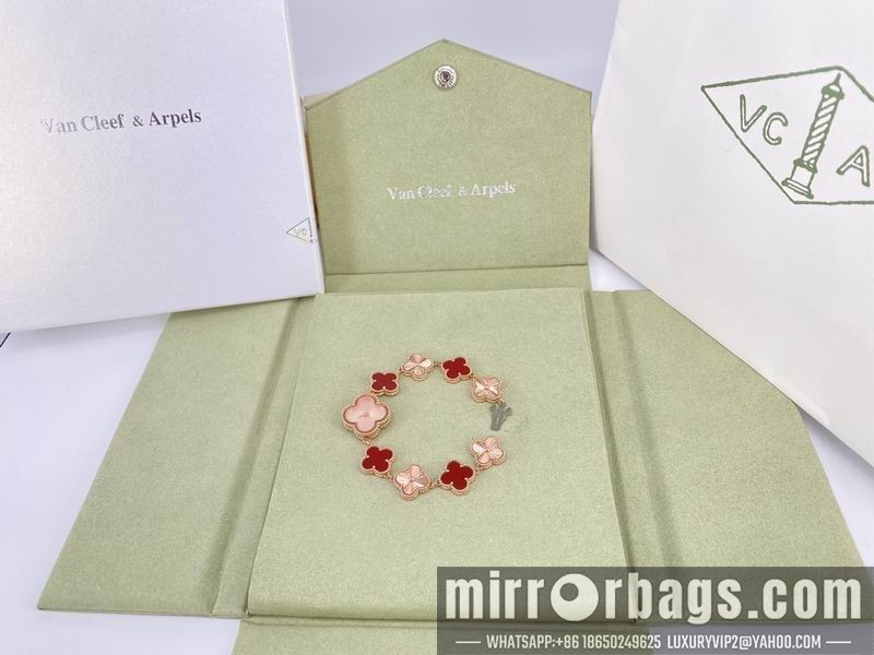 Replica Van cleef & Arpels 22.4mm 010502 Watch