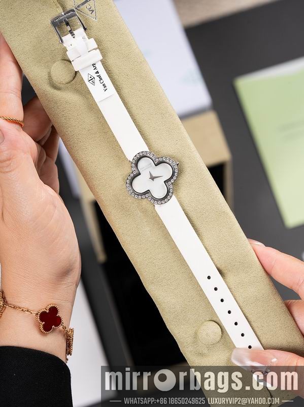 Replica Van Cleef & Arpels 29.7mm 080606 Watch