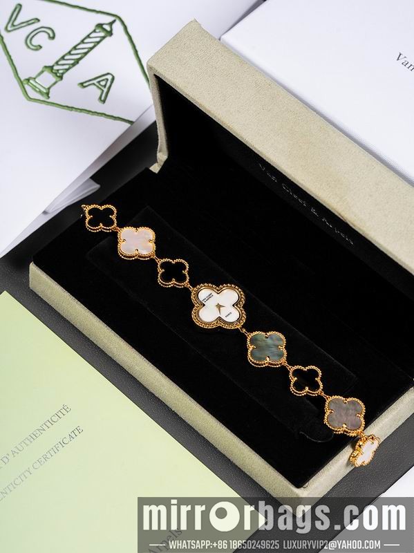 Replica Van Cleef & Arpels 27mm 080605 Watch
