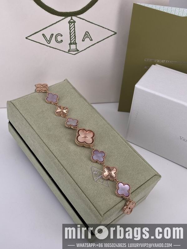 Replica Van cleef & Arpels 22.4mm 010502 Watch