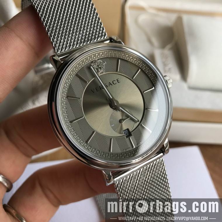 Replica Versace men 42mm M04 Watch