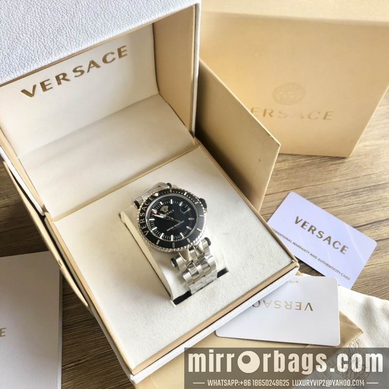 Replica Versace men 46mm M03 Watch